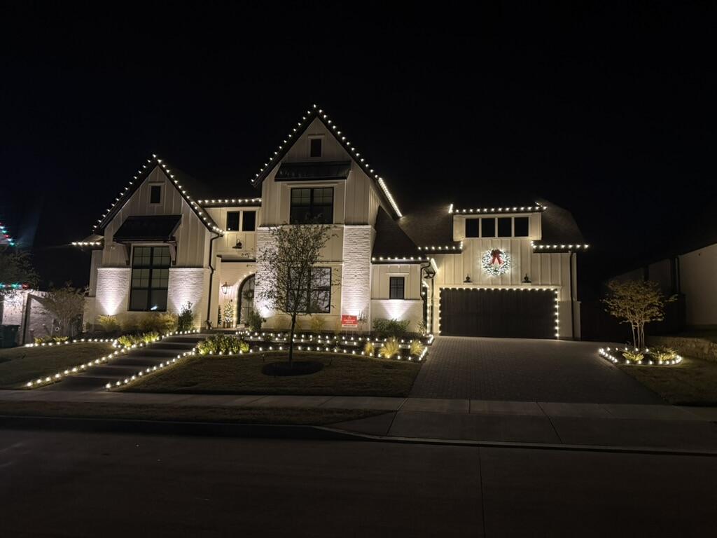 Modern Home + Walkway β Frisco, TX